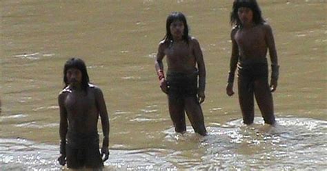 【tvチェック】アマゾンで暮らす謎の先住民族とnhk取材班が接触 密林の住人はなぜ文明社会に突然姿を現したのか（1 3ページ） イザ！