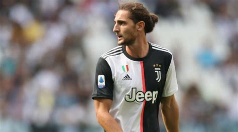 Chelsea join rabiot race alongside barca with juventus star available for £17m. Rabiot em equação.