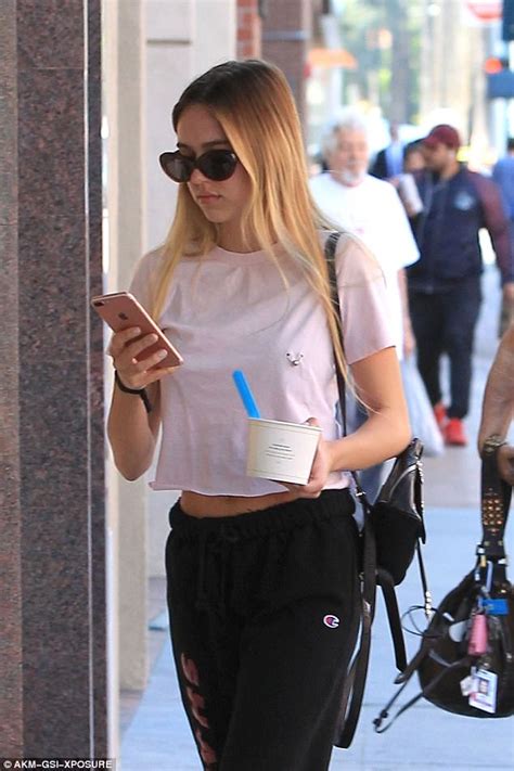 Delilah Hamlin Grabs Some Froyo In Bizarre Cropped T Shirt Daily Mail