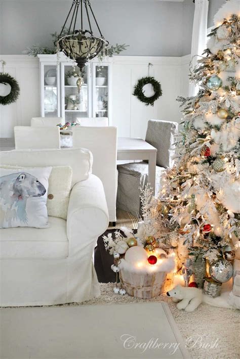 Christmas room interior design, xmas tree. The Simple Guide To The Best Christmas Interiors ...