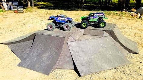 Awesome Rc Monster Truck Scale Track Youtube