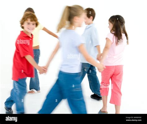 Children Playing Ring Ring Roses Hi Res Stock Photography And Images
