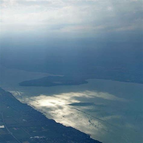 Domborzatát síkságok és alacsony középhegységek uralják. Balaton | Magyarország, Képek, Helyek