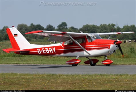 D EBRY Private Reims Cessna F172E Skyhawk Photo By Daniel Schwinn ID