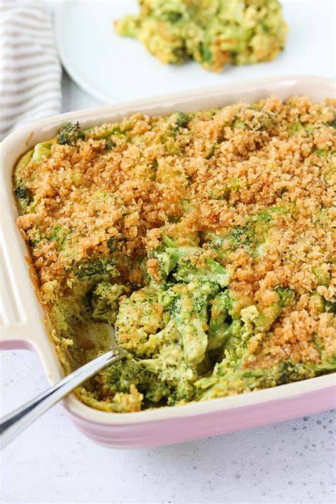 Sprinkled top with freshly ground pepper, italian bread crumbs instead of crackers, and a little more cheddar. Dairy-Free Cheesy Broccoli Casserole | Recipe (With images ...