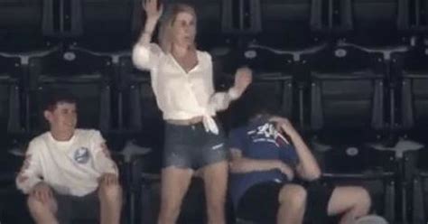 Mom Embarrassing Her Son At A Baseball Game Goes Viral And Its Hilarious