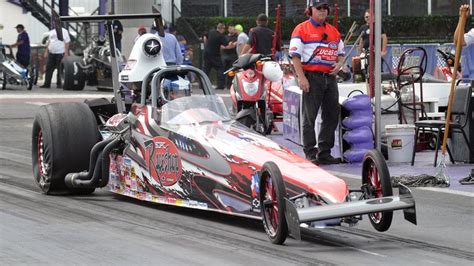 * one top fuel dragster 500 cubic inch hemi engine makes more horsepower than the first 4 rows at the daytona 500. Division 4 Top Dragster and Top Sportsman sponsorship change for 2017 | NHRA