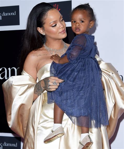 Rihannas Cousin Majesty Uses Liquid Liner Rihanna Baby Rihanna