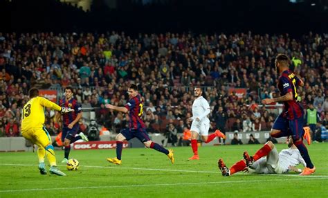 Lionel Messi Breaks The Spanish League Scoring Record Irish Mirror Online