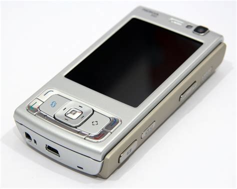 The nokia n95 is a smartphone produced by nokia as part of their nseries line of portable devices. Test du Nokia N95 : est-il vraiment le mobile ultime ...