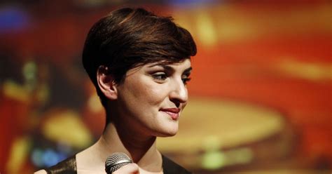 Arisa was born in genoa, italy. Arisa cerca la vittoria a Sanremo 2016 con l'intima ...