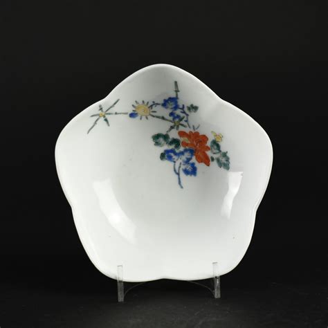 A 17th Century Japanese Kakiemon Porcelain Bowl Robert Mcpherson Antiques