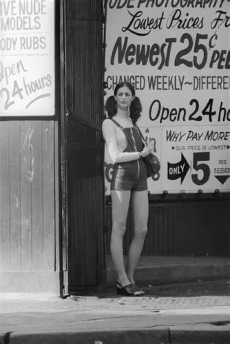 Dekossé The Pimps And Prostitutes Of 1970s Times Square