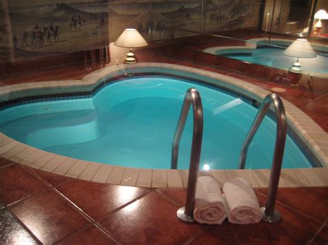 Poconos Couples Resorts Champagne Glass Tub Take Relaxing Dip 7foot Bersamawisata