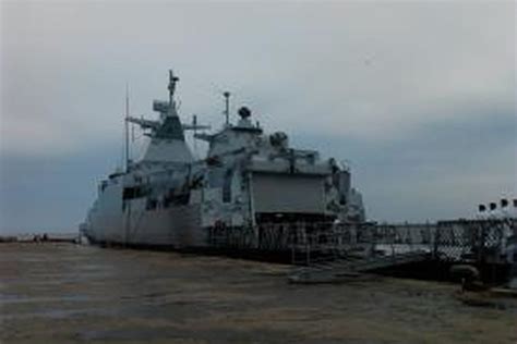Kapal Perang Malaysia Disambut Hangat Di Semayang