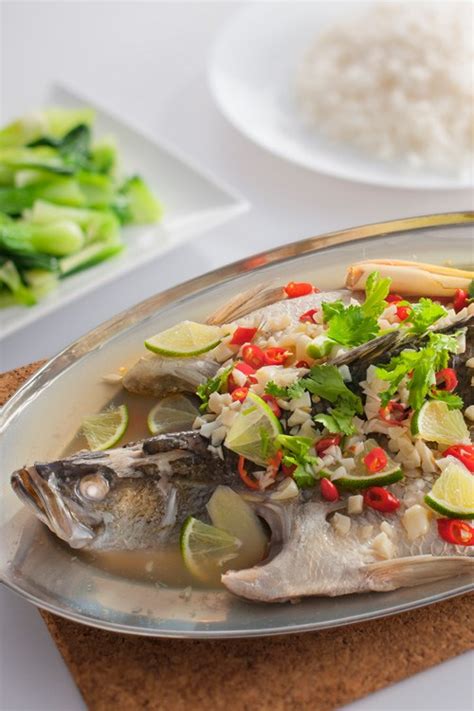 Koleksi resepi masakan dari pelbagai sumber dari seluruh dunia dalam bahasa malaysia. Resepi Ikan Siakap Kukus Limau ~ Resep Masakan Khas