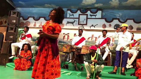 Ethiopia Eskista Dance At 2000 Habesha Cultural Restaurant Youtube