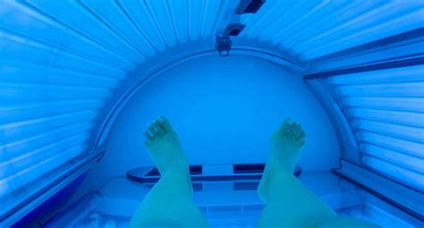 Salon Customer Finds Woman S Dead Body Inside Tanning Bed