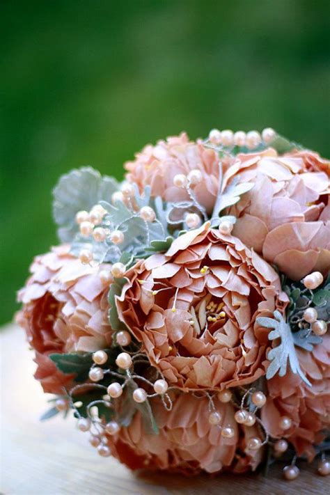 How to make a wedding bouquet with artificial flowers? 30 Best Fake Flower Bouquets for Weddings That Look Real