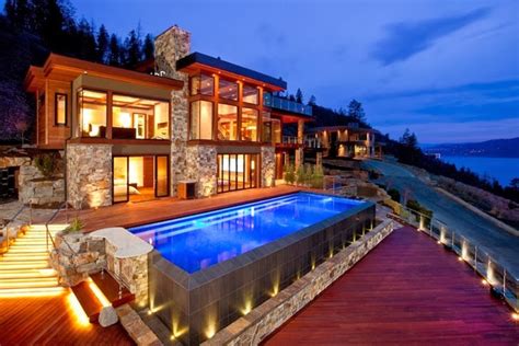 World Of Architecture Contemporary Style Lake House In Kelowna Canada