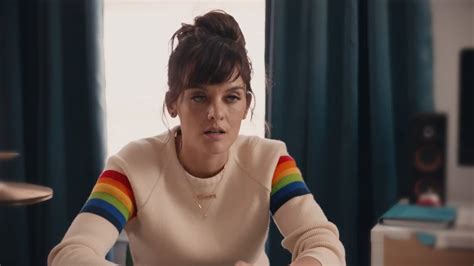 Smilf Review Frankie Shaws Showtime Comedy Is More Than Just Boston
