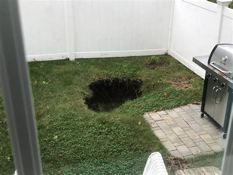 This Big Hole In My Yard That Just Came Out Of No Where Wellthatsucks