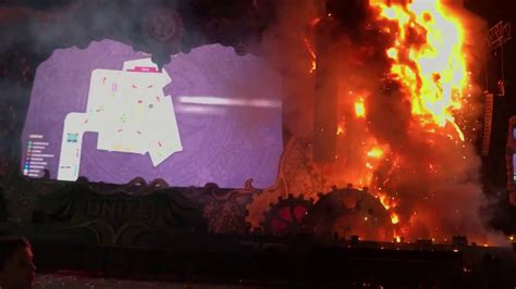 Incendio — un incendio en massueville, quebec, canadá. Incendio en el Tomorrowland Unite Barcelona y evacuación ...