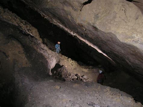 Cueva Metal Cuevas Y Tragaderos De Perú Y Bolivia