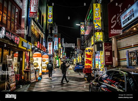Incheon Korea 7 October 2019 Restaurants And Bars Street View With