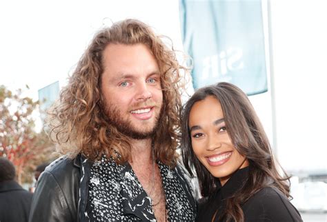 De vakantie van romy monteiro in thailand eindigde nogal abrupt. Romy Monteiro reageert op zwangerschapsgeruchten