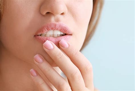 causes of chapped lips and treatment options