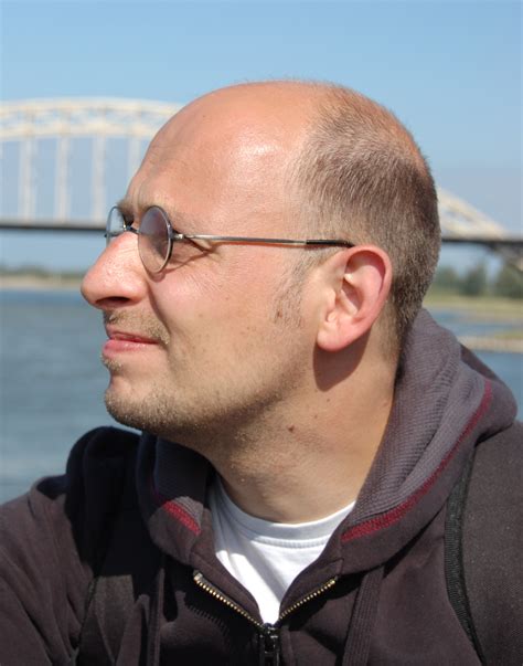 Christian bauer legt großen wert auf die handwerkskunst seiner mitarbeiter. Dr Christian Bauer peoplecheck.de