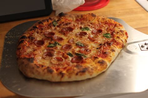 In a bowl, combine the water, yeast, salt and sugar, and mix until well combined. Basic New York-style Pizza Dough Recipe — Dishmaps