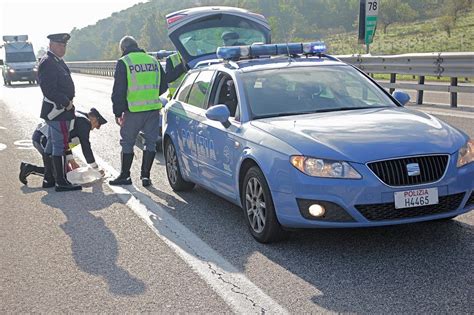 In conseguenza del sinistro, le cui dinamiche non sono ancora state rese note, si è formata una coda. Incidente Autostrada A1 oggi, scontro tra tir a Modena: un ...