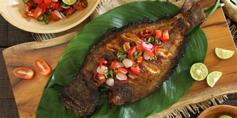 Yuk pelajari cara membakar ikan supaya bumbunya meresap dan tidak gosong. Resep Ikan Bakar Arang : Resep Ikan Lele Bakar Gurih Dan ...