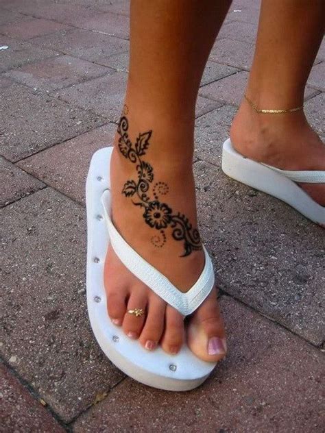 50 Elegant Foot Tattoo Designs For Women For Creative Juice Foot