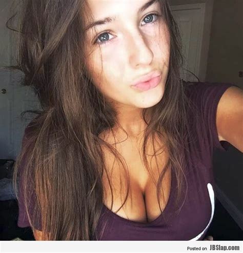 Hot Brunette Cleavage Selfie Top Free Sex Cams Live