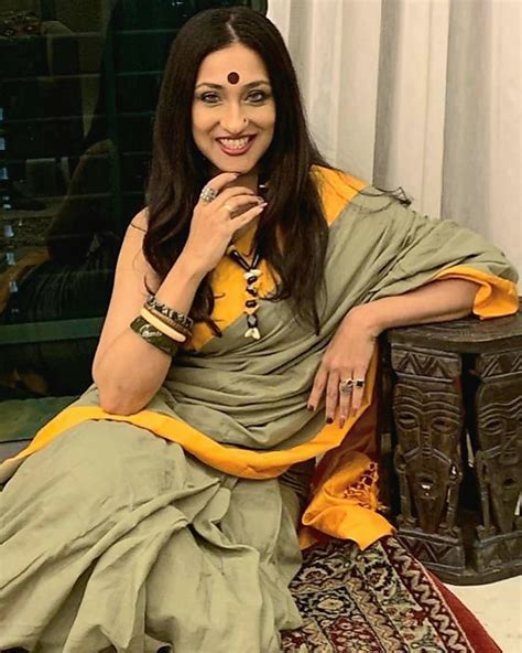 Bengali Beauty Rituparna Sengupta Stabs Hearts In Her Sensuous Saree