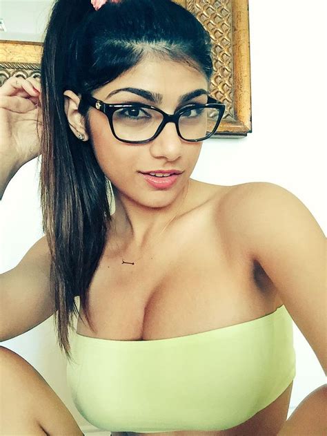 32 Best Mia Khalifa Images On Pinterest Good Looking