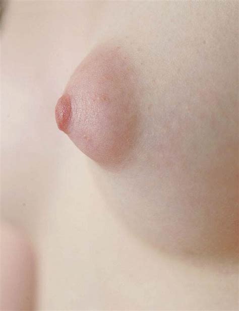 とても美味しそうな日本人の綺麗な乳首コレクション 世界の美少女ヌード エロ画像まとめ