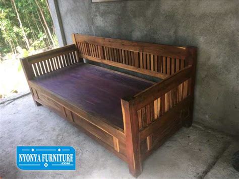 Terdapat model sofa bangku terbaru. Gambar Kursi Kayu Panjang Minimalis