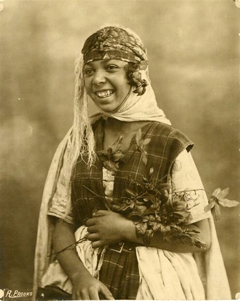 Jeune Fille De Biskra Algérie Algeria Photos Character Africa