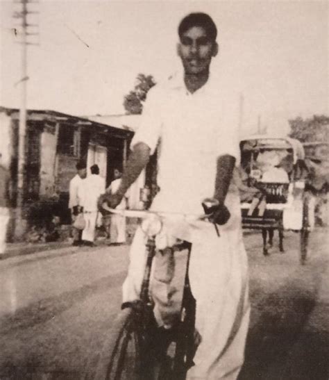 Brijmohan Lall Munjal Riding A Bicycle In 1940s He Founded Hero Cycles