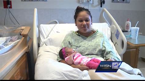 Woman Gives Birth In Car With Help From Milwaukee Police Youtube
