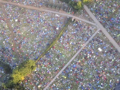 Thousands Leave Their Tents Behind After Reading Festival Daily Mail Online