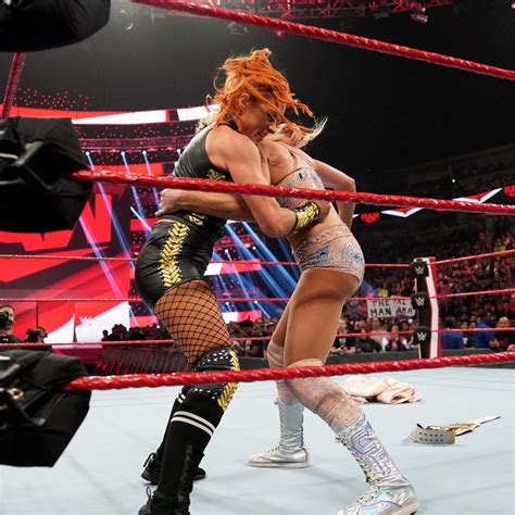 Raw 10 14 19 Charlotte Flair Vs Becky Lynch WWE Photo 43139220
