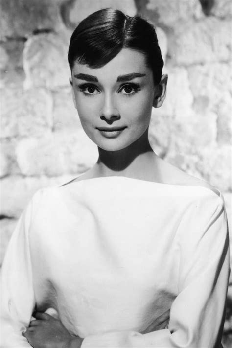 Golden Arches 10 Iconic Celebrity Eyebrows Audrey Hepburn Style Audrey Hepburn Actrice