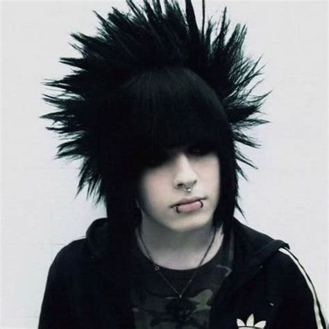 21 Cool Emo Hairstyles For Guys Hairstyle Catalog