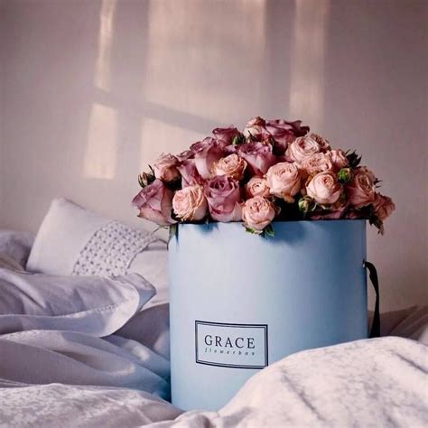 Grace Flowerbox Mit Rosafarbenen Rosen Blumen In Einer Schachtel