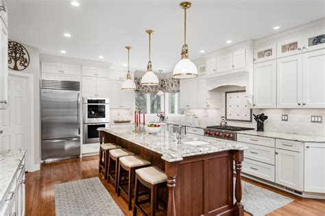 Homeadvisor's kitchen cabinet cost estimator lists average price per linear foot for new cabinetry. Why are the most expensive kitchens often so poorly ...
